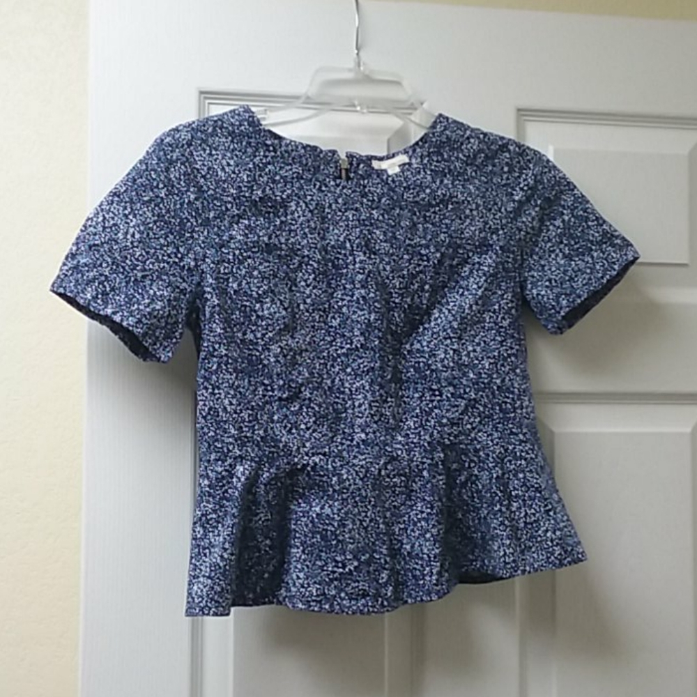 Gap top with zipper back
